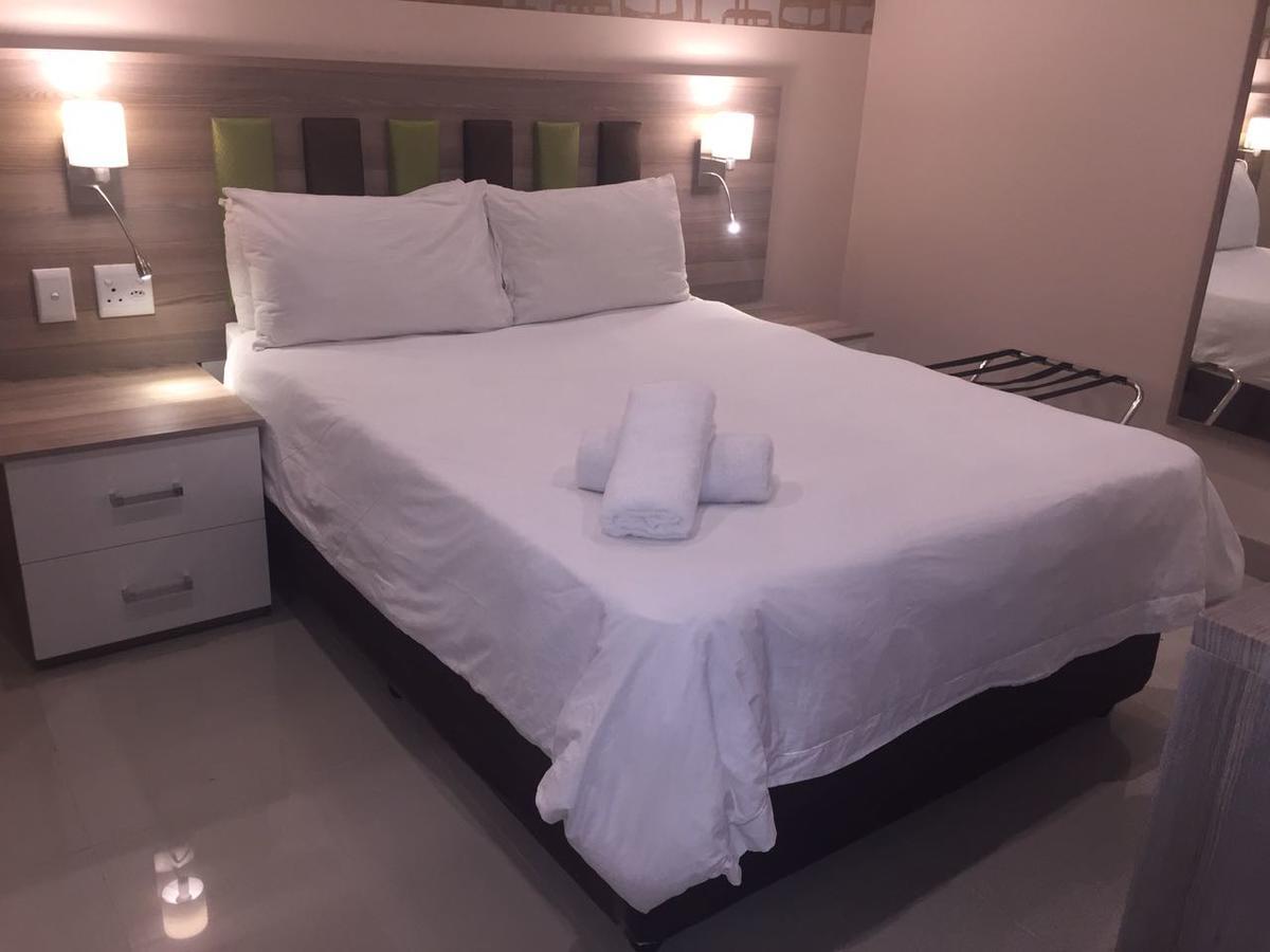 Solrand Hotel Ντούρμπαν Εξωτερικό φωτογραφία