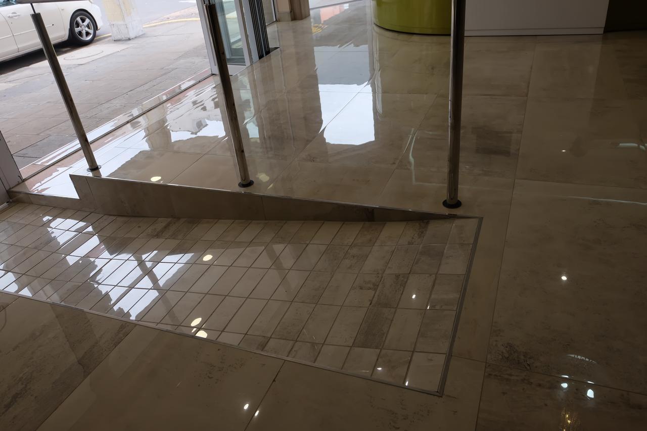 Solrand Hotel Ντούρμπαν Εξωτερικό φωτογραφία